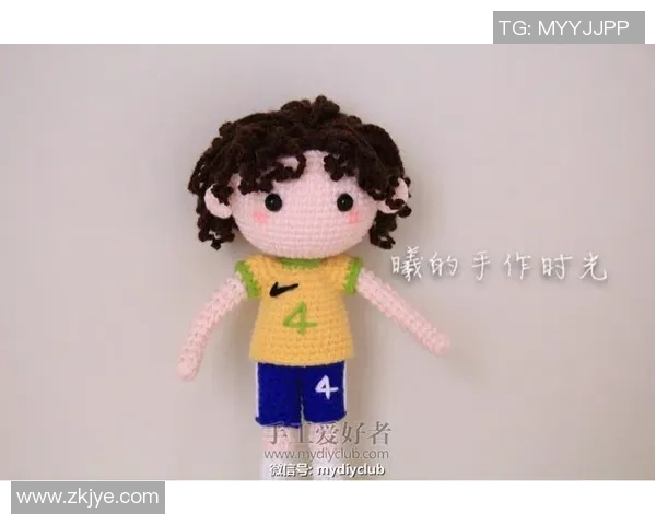 足球球星玩偶挂件系列 精致手工打造 收藏与装饰完美结合